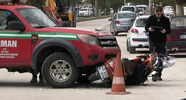 Kütahya'da pikap ile motosiklet çarpıştı: 1 yaralı