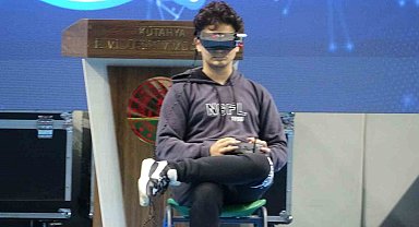 Kütahyalı lise öğrencisi, sıfırdan tasarladığı dron ile dünya şampiyonu oldu