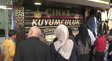 Kuyumcu altınları alıp kaçtı, vatandaşlar dükkanı yağmalamaya çalıştı