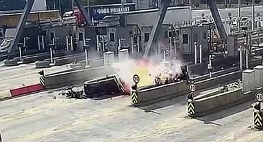 Kuzey Marmara Otoyol gişesinde feci kaza kamerada