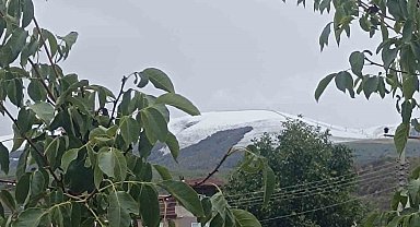 Ladik Akdağ'a mevsimin ilk karı düştü