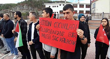 Lise öğrencileri Gazze için yürüdü