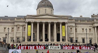 Londra'da polisin Filistin'e destek gösterisine müdahalesinde 175 kişi gözaltına alındı