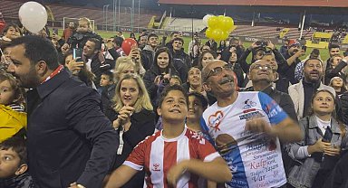 Lösemiyi atlatan 11 yaşındaki Gencay için gökyüzüne balonlar bırakıldı