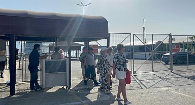 Lüks kruvaziyer 867 yolcu ve 469 mürettebatıyla Alanya'ya demirledi