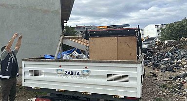 Maç öncesi seyyar satıcılara ortak denetim: Malzemelere el konuldu