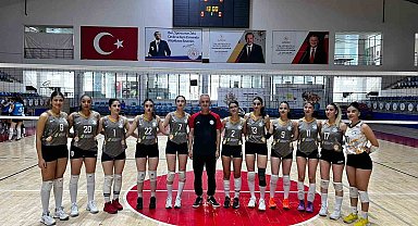 Malatya Voleybol deplasmanda, Nicer Hotel Voleybol evinde galip geldi