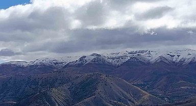 Malatya'da yüksek rakımlı bölgelere mevsimin ilk karı düştü