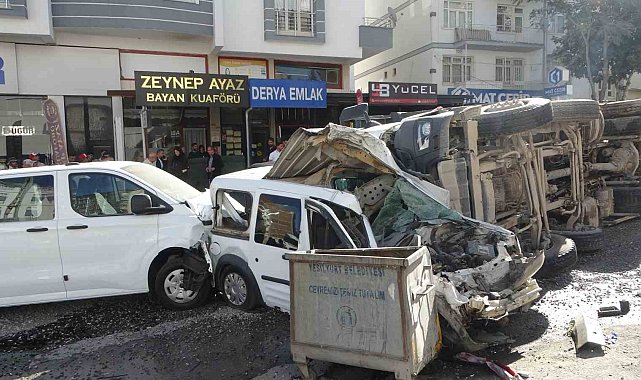 Malatya'daki 5 kişinin yaralandığı feci kaza kamerada
