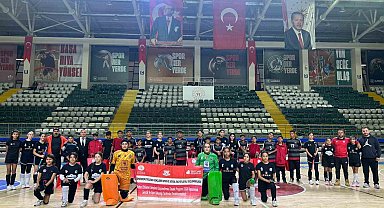 Malatyalı depremzede çocuklardan oluşan Hokey takımı Muğla'da