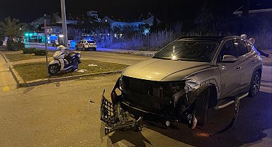 Manavgat'ta motosikletle otomobil çarpıştı: 1 yaralı