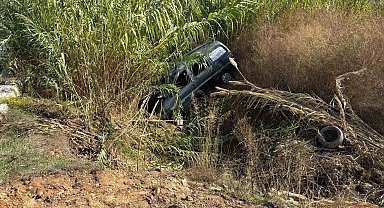 Manavgat'ta otomobiller çarpıştı: 2 yaralı