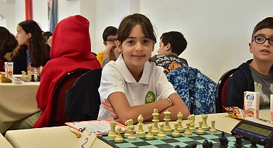 Manisa'da minik 'şah-mat'çılar ödüllendi