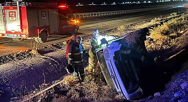 Mardin'de devrilen hafif ticari aracın sürücüsü yaralandı