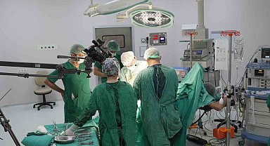 MEAH'ta 14 başarılı ameliyat canlı olarak gerçekleştirildi