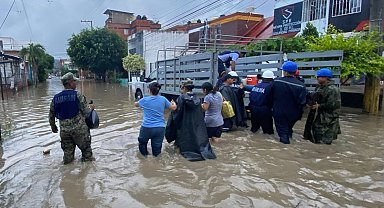 Meksika'da sel felaketi: 27 ölü