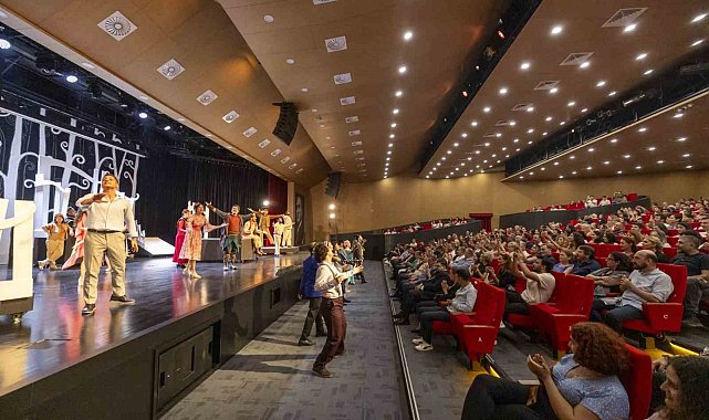 Mersin Şehir Tiyatrosu 25. sezonunu 'Bahar Noktası'yla başlattı