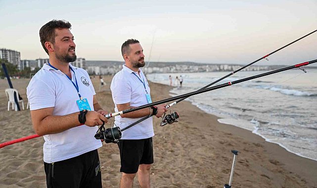 Mersin'de 8. Altın Kanca Surfcasting Turnuvası tamamlandı