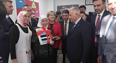 Mersin'de "Kızılay Anaokulu" Binali Yıldırım'ın katıldığı törenle hizmete açıldı