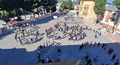 Mersin'de tüm okullarda eş zamanlı afet tatbikatı gerçekleştirildi