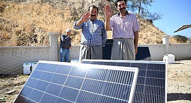 Mersin'de üreticiye güneş paneli, sıvı gübre ve nergis soğanı desteği