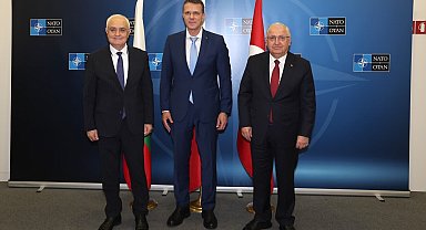 Milli Savunma Bakanı Güler, Romanya ve Bulgaristan savunma bakanlarıyla bir araya geldi
