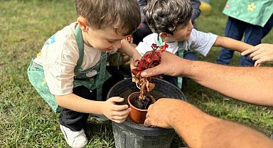 Minik bahçıvanlar çiçeklerle geleceği şekillendiriyor