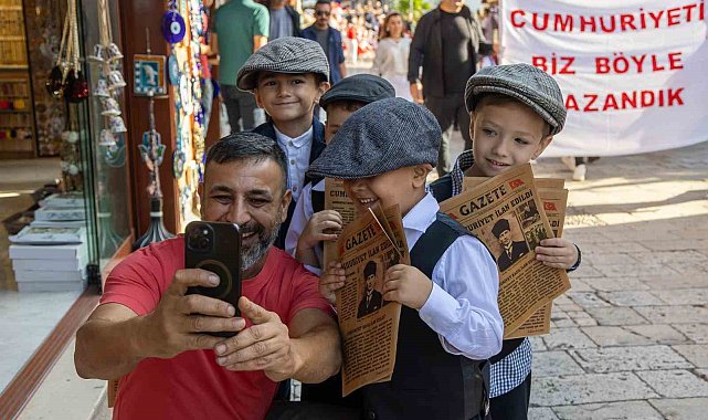 Minik öğrenciler 102 yıl öncesinin gazetecileri oldu