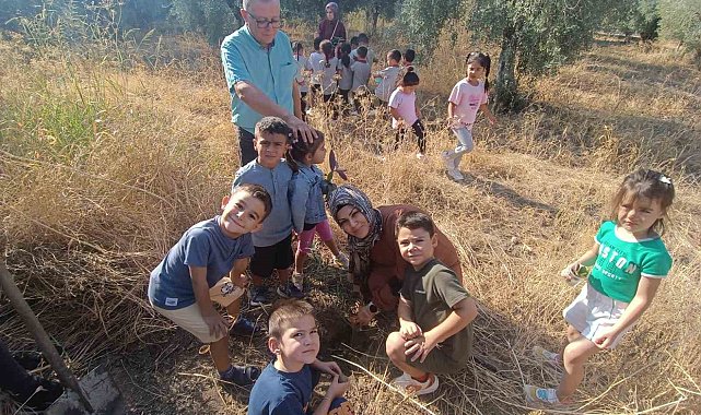 Minik öğrenciler fidan dikmeyi öğrendi