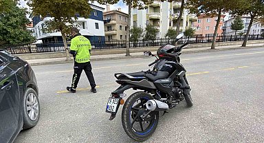 Motosiklet ile otomobil çarpıştı: 1 yaralı