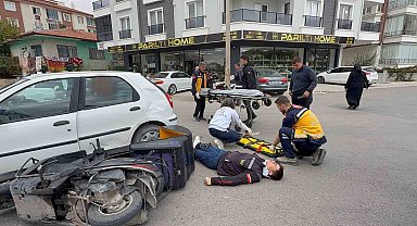 Motosiklet ile otomobil çarpıştı: 1 yaralı