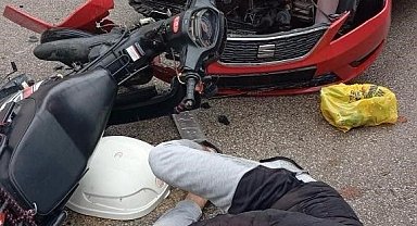 Motosiklet ve otomobil kafa kafaya çarpıştı: 1 yaralı