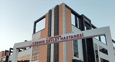 Motosikletli şahıs, araçtan indirdiği kadını bıçaklayıp kaçtı