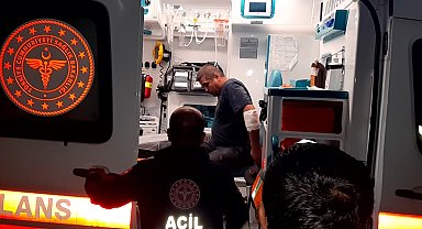 Mudurnu'da motosiklet ile hafif ticari araç çarpıştı: 1 yaralı