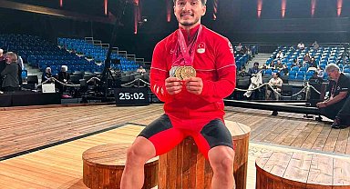 Muhammed Furkan Özbek, dünya şampiyonu oldu