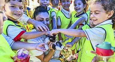 Muratpaşa'da çocuklar patili dostlarıyla buluştu