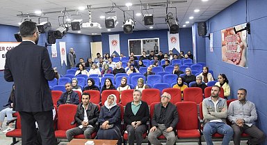 Muş'ta Aile ve Sosyal Hizmetler İl Müdürlüğü personeline travma eğitimi