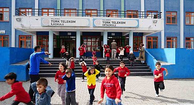 Muş'ta okullarda eş zamanlı tahliye tatbikatı yapıldı