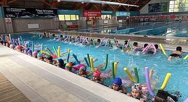 Muş'ta "Yüzme Bilmeyen Kalmasın" projesi sürüyor