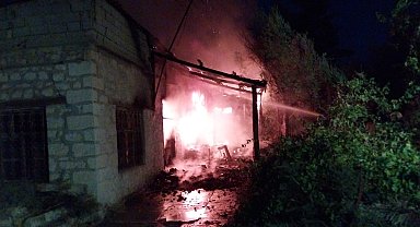 Müstakil ev alev alev yandı