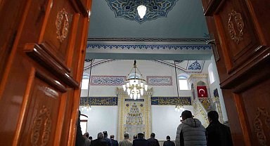 Nakış motifleriyle bezenen yarım asırlık Velişaban Camii yeniden ibadete açıldı