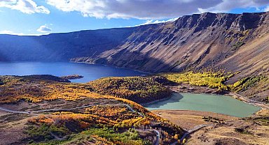 Nemrut Kalderası'nda hayranlık uyandıran sonbahar güzelliği