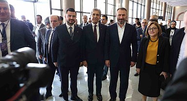 Okandan, Gaziantep'te düzenlenen Yerel Yönetimler Başkanlığı Bölge Toplantısı'na katıldı