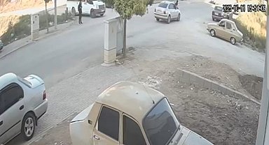 Okul servisinden indikten sonra otomobilin çarptığı lise öğrencisi ağır yaralandı