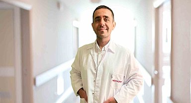 Opr. Dr. Hakan Peker: "Her 8 kadından 1'i meme kanseri riski altında"