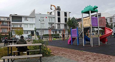 Osmangazi'de ruhsatsız katlara anında müdahale