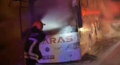 Osmaniye'de seyir halindeki yolcu otobüsü alev alev yandı