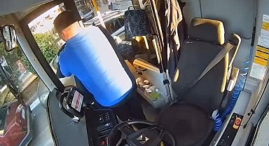 Otobüs şoförü, nefesi kesilen emekli öğretmeni kurtardı