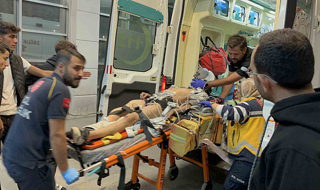 Otomobille çarpışan motosikletin sürücüsü ağır yaralandı