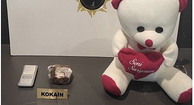 Oyuncak ayı içine gizlenen kokain ele geçirildi: 1 gözaltı
